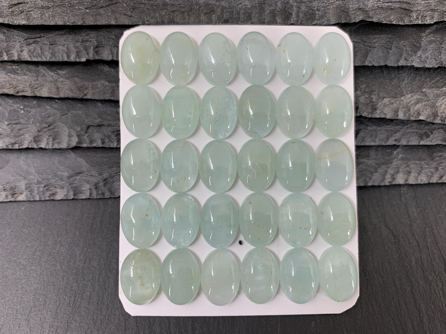 Aquamarine oval 10x14mm cabochon - Calibrated cabochons