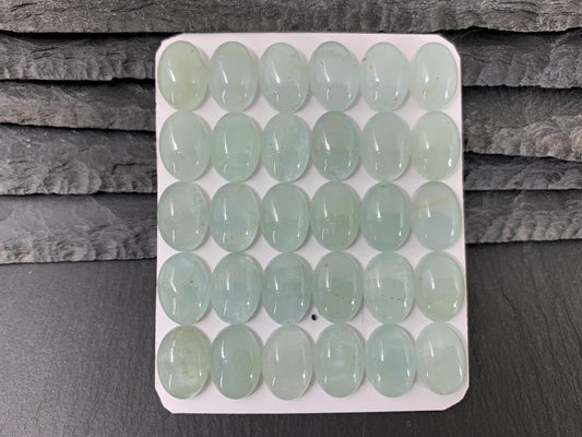 Aquamarine oval 10x14mm cabochon - Calibrated cabochons