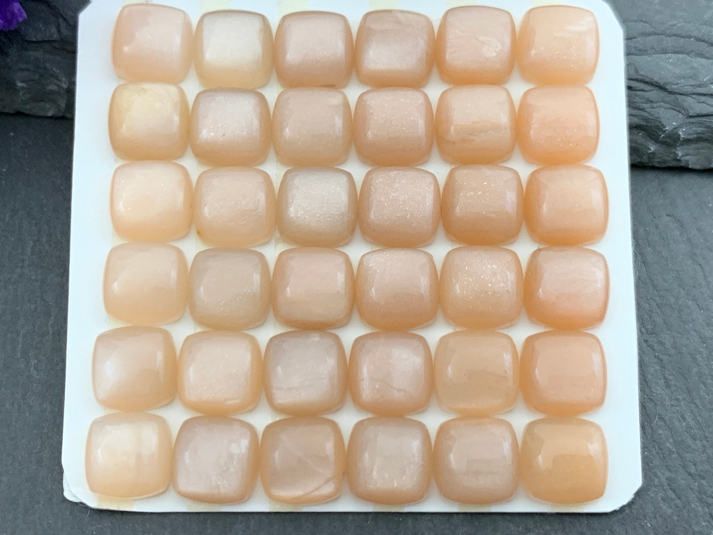 Peach Moonstone square 8mm cabochon - Calibrated cabochons