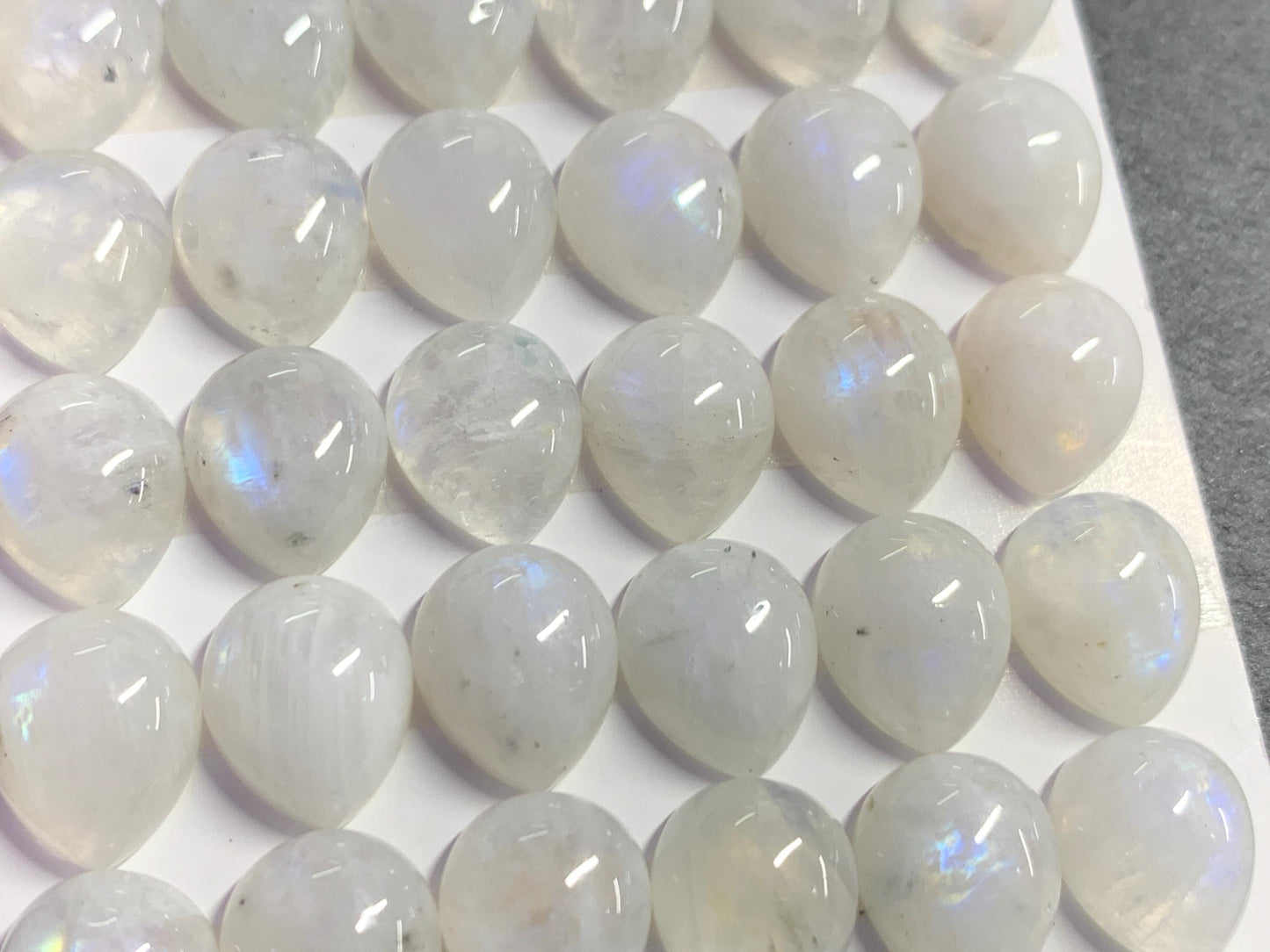 Rainbow Moonstone pear 10x12mm cabochon - Calibrated cabochons