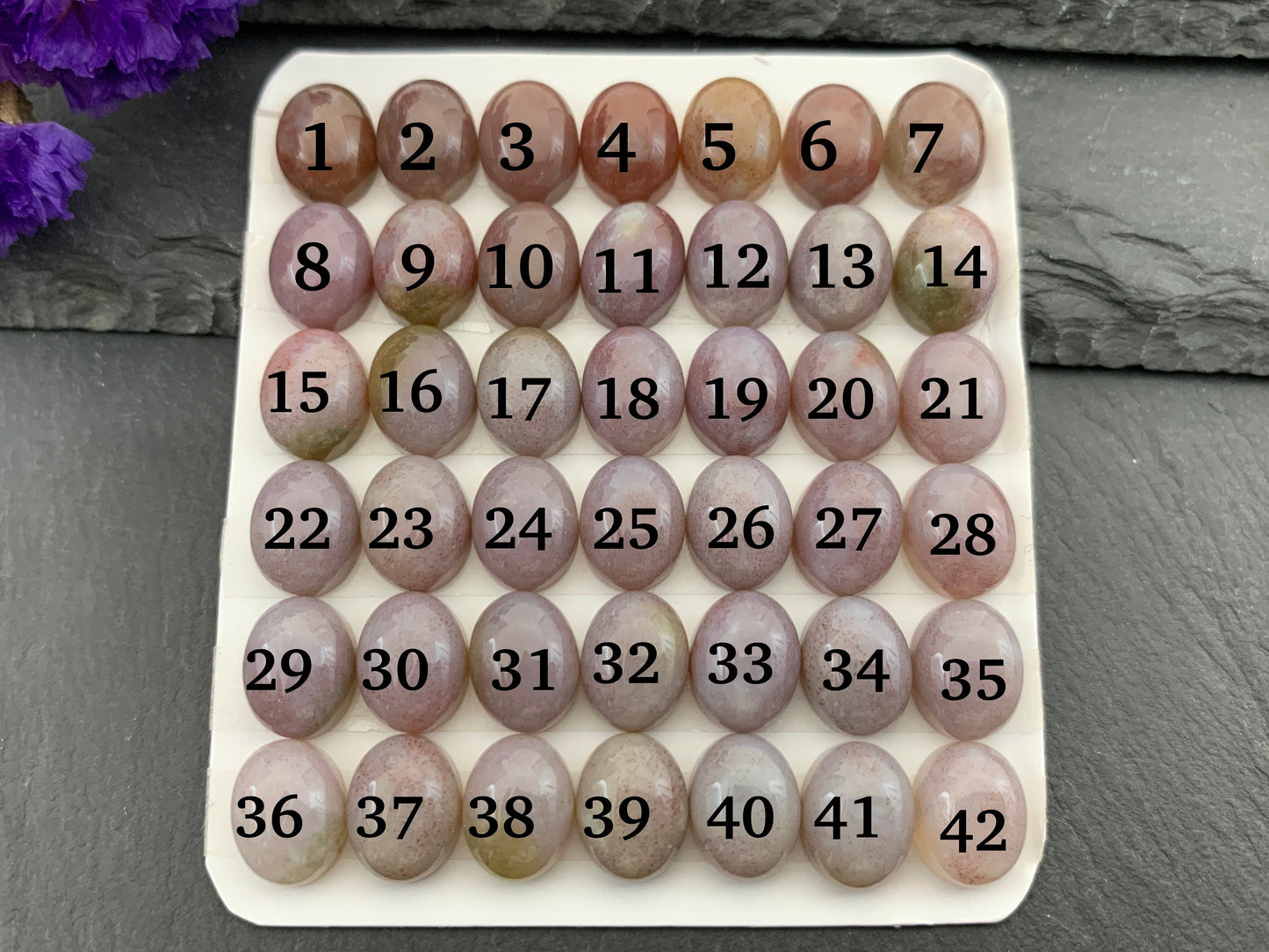 Blood Quartz oval 8x10mm cabochon - Calibrated cabochons
