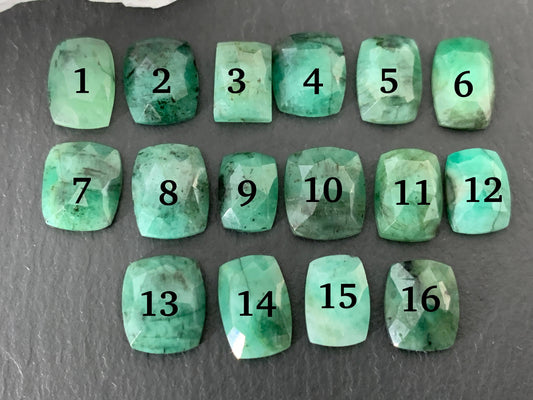 Emerald Rose 9-10mm long cabochon