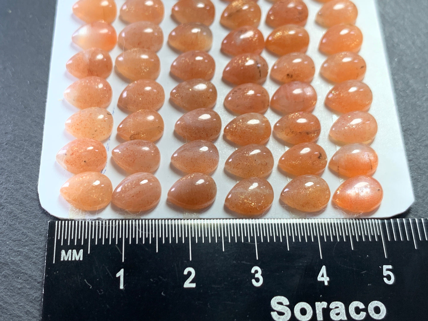 Goldsand Sunstone pear 6x8mm cabochon - Calibrated Cabochons