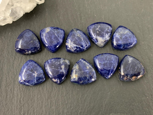 Sodalite trillion 12mm cabochon