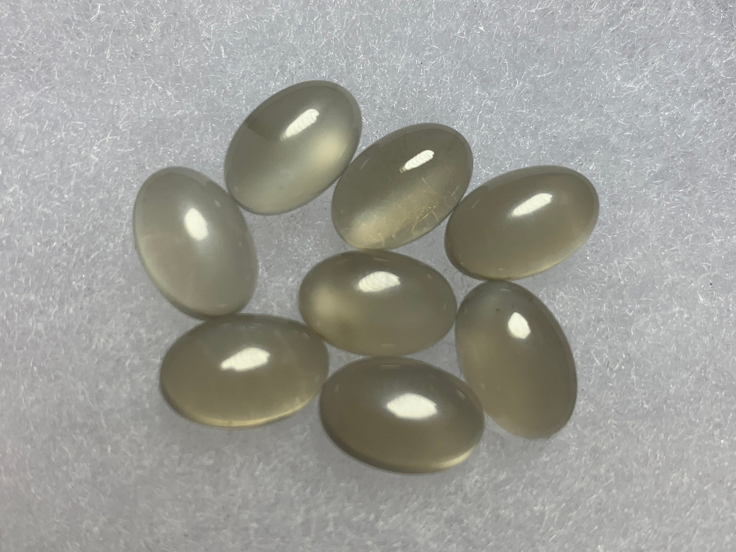 Grey Moonstone oval 8x12mm Cabochon - Calibrated cabochons