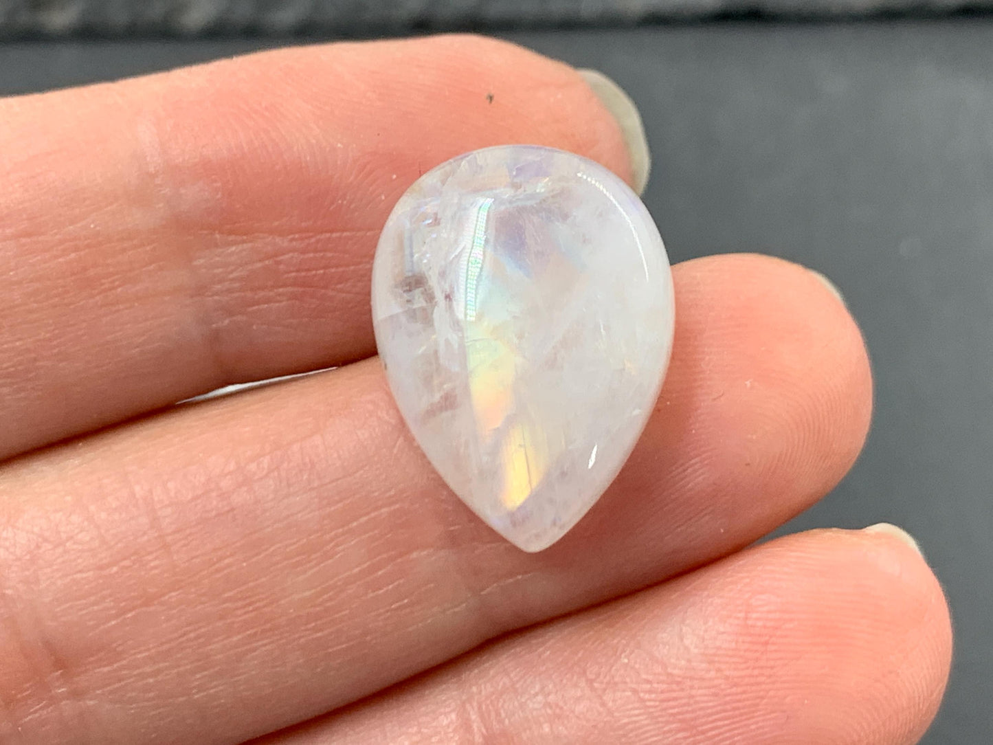 Rainbow Moonstone pear 19x14x7mm cabochon