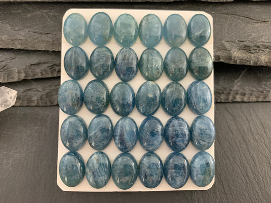 Aquamarine oval 10x14mm cabochon - Calibrated cabochons