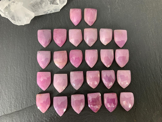 Faceted Pink Sapphire shield 10x14mm cabochon - Light pink