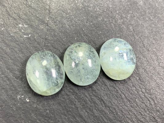 Aquamarine oval 10x12mm cabochon - Calibrated Cabochons