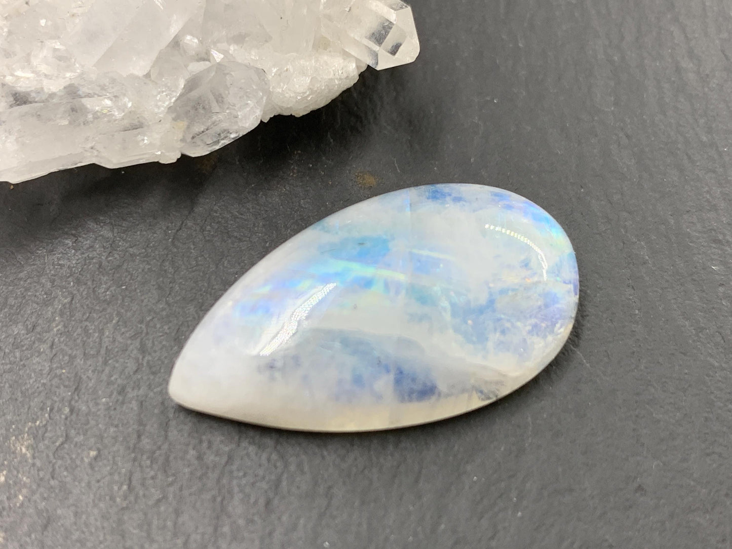 Rainbow Moonstone pear 28x16x7mm cabochon