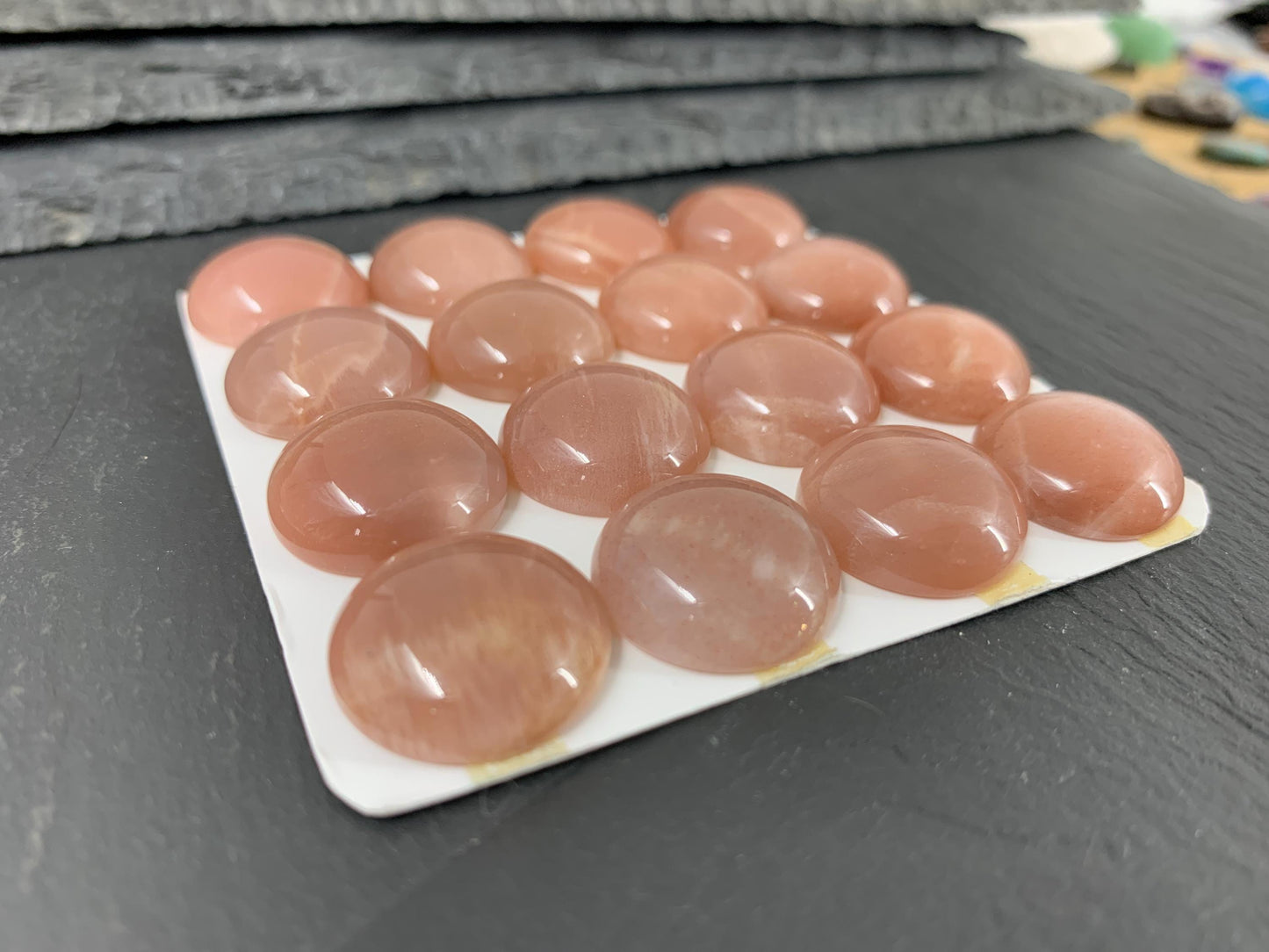 Pink Moonstone round 18mm cabochon - Calibrated cabochons