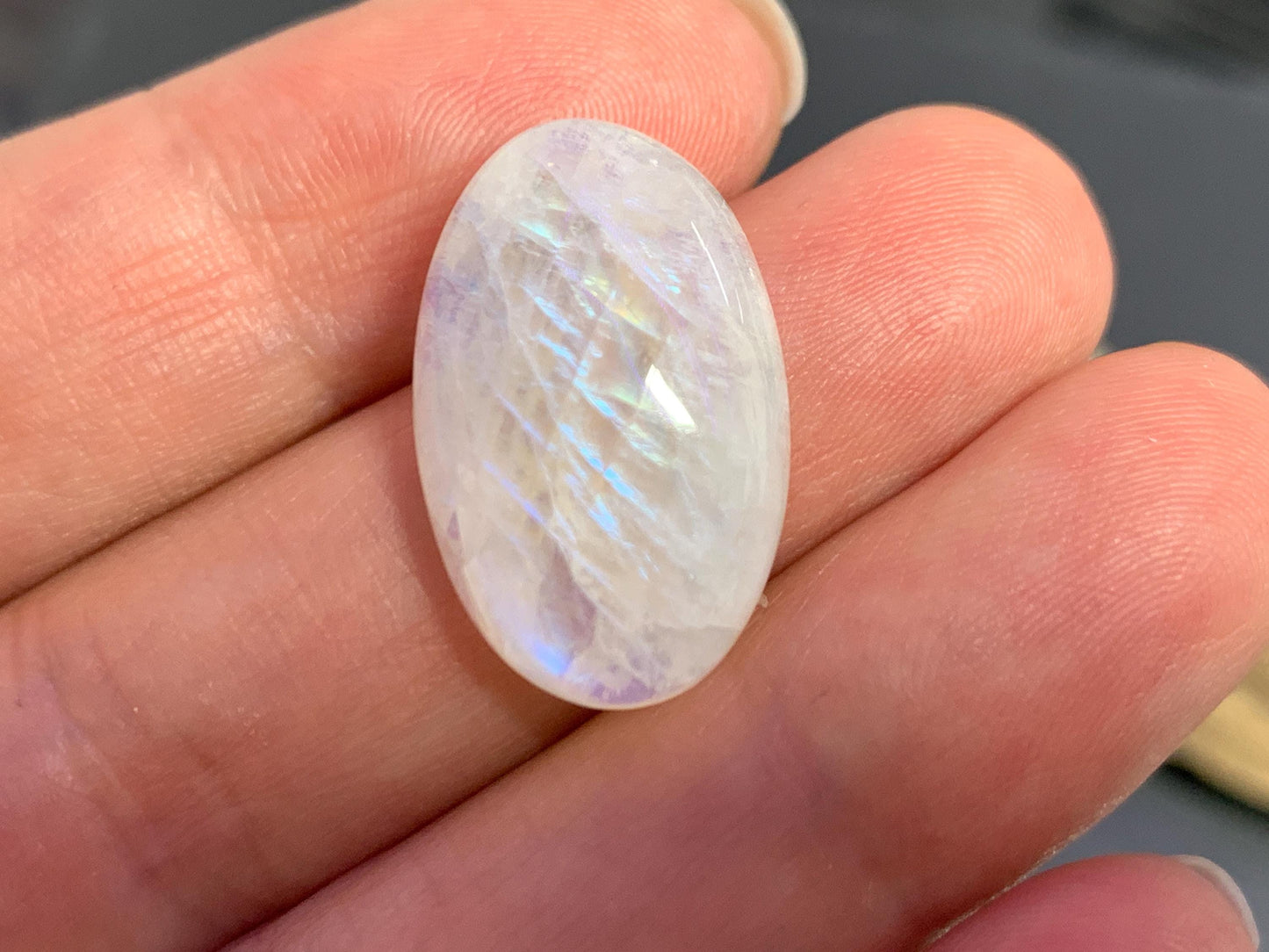 Rainbow Moonstone oval 22x14x7mm cabochon