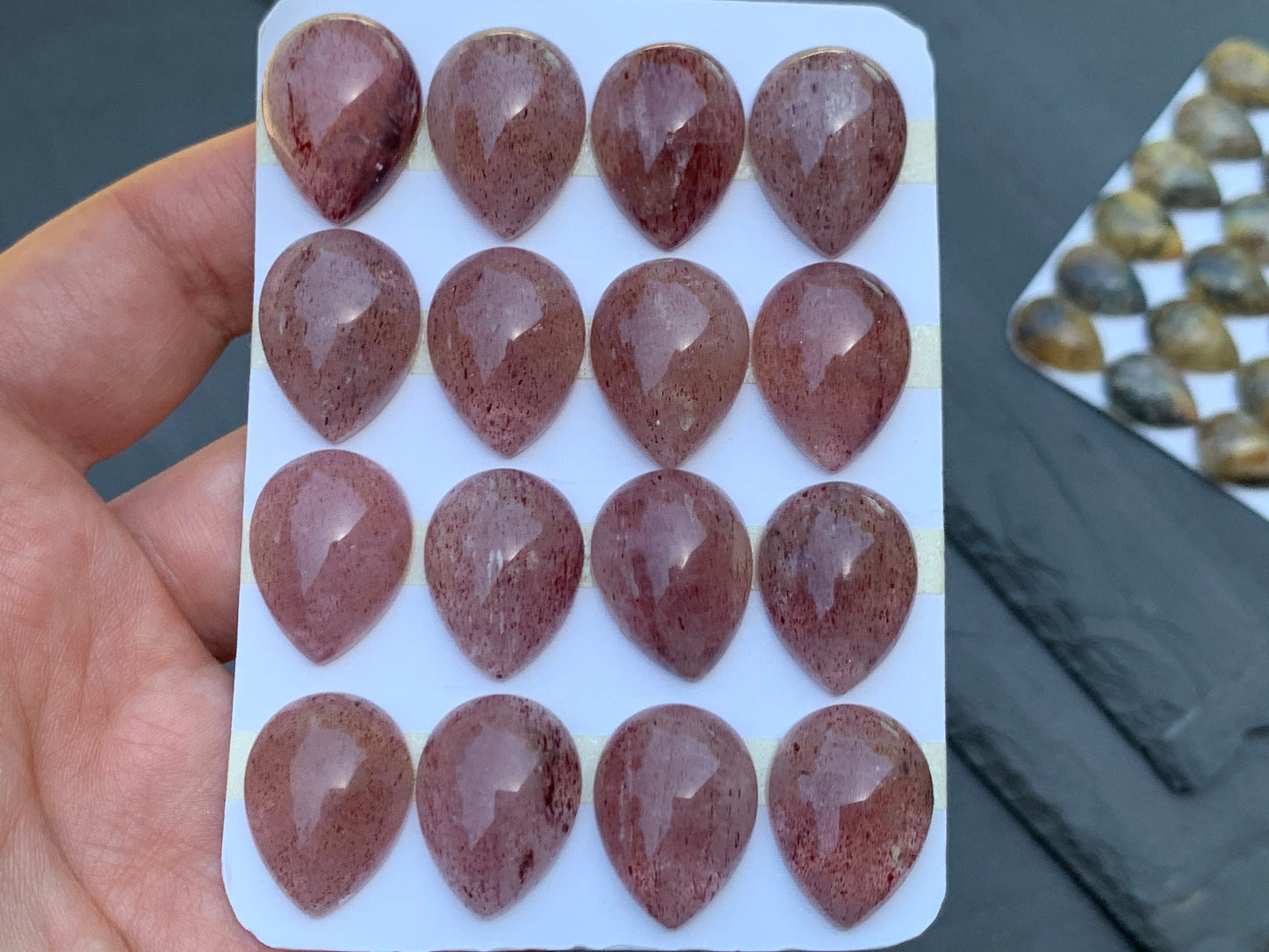 Strawberry Quartz pear 15x20mm Cabochon - Calibrated cabochons