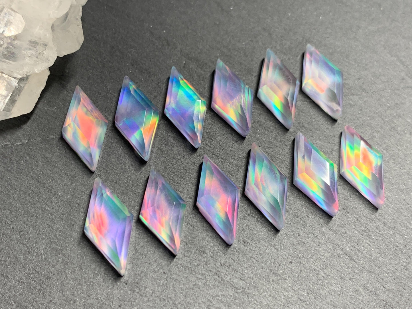 Faceted Aurora Opal rhombus 10x20mm cabochon - Doublet cabochons - man made Opal - Pink cabochon