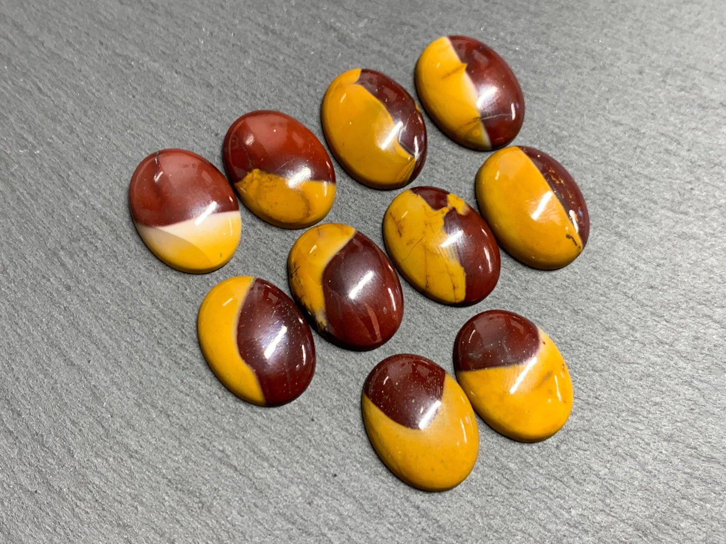 Mookaite oval 15x20mm cabochon - Calibrated cabochons