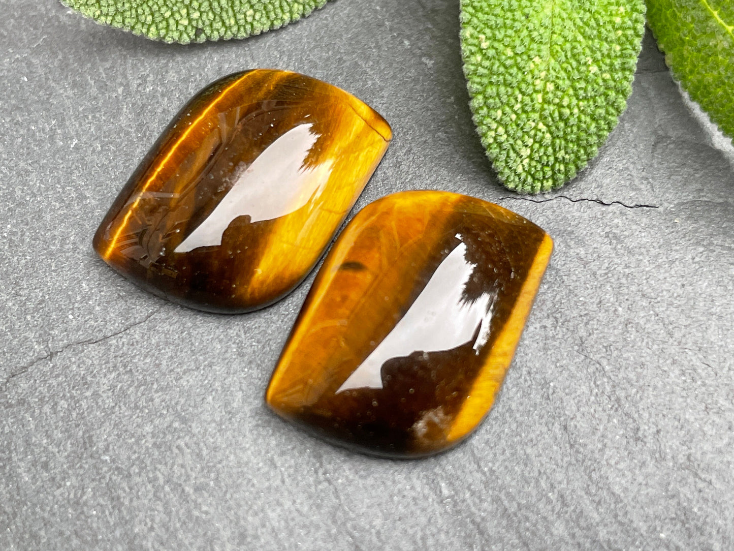 Tiger Eye 15x20mm Cabochon - Calibrated cabochons
