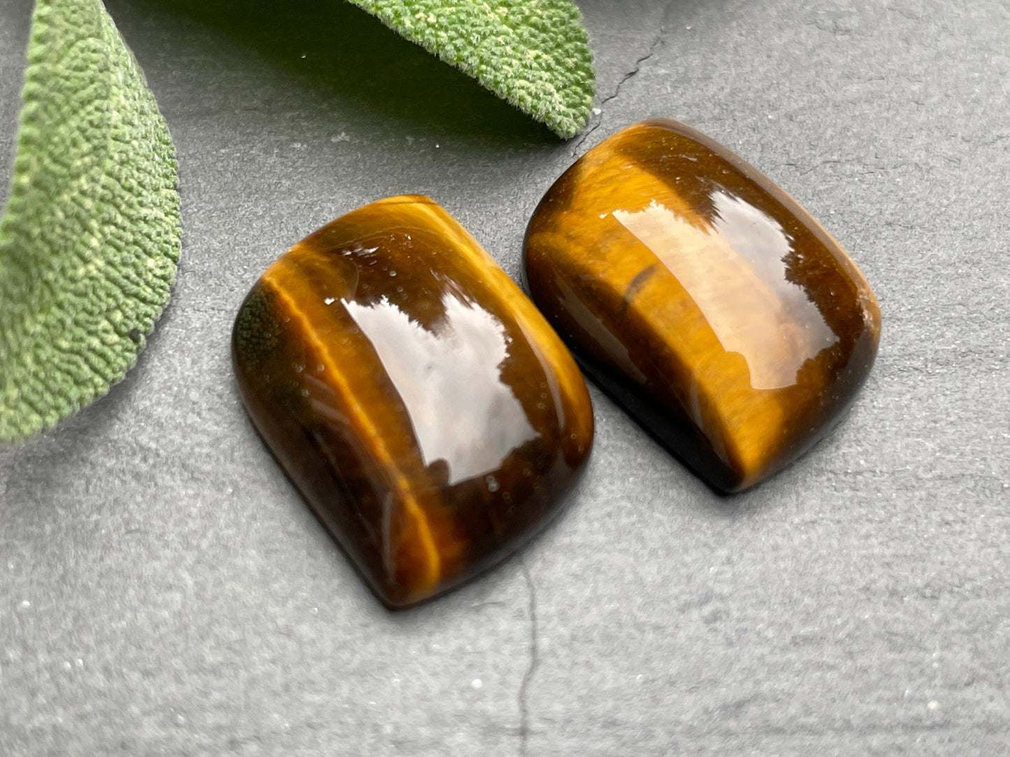 Tiger Eye 15x20mm Cabochon - Calibrated cabochons