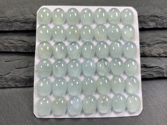 Aquamarine oval cabochon 8x10mm - Calibrated cabochons
