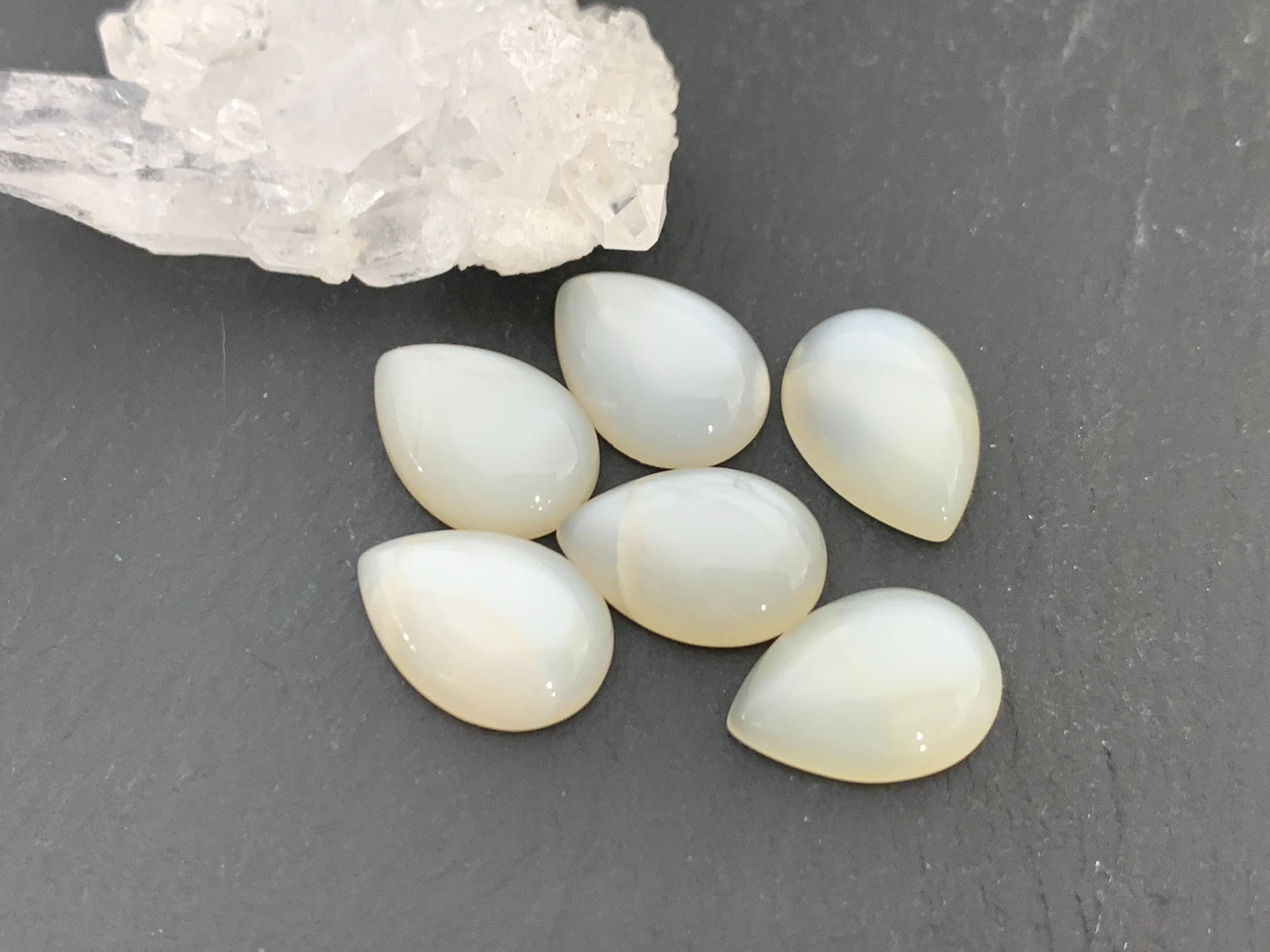 White Moonstone pear 10x14mm cabochon - Calibrated cabochons