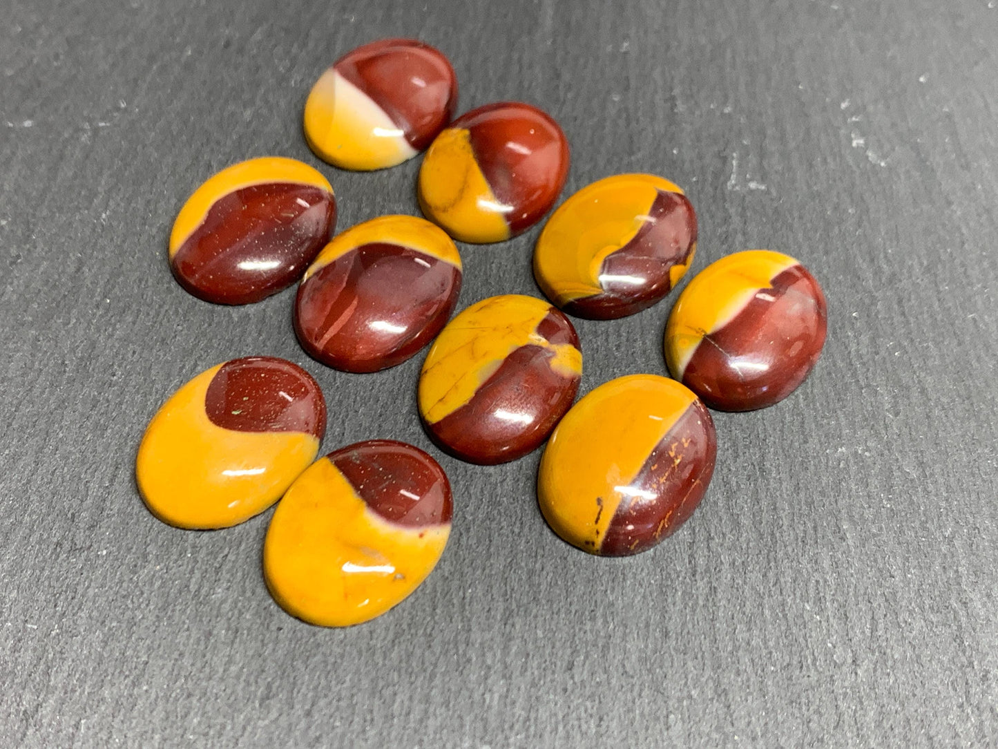 Mookaite oval 15x20mm cabochon - Calibrated cabochons