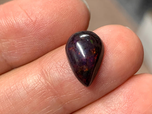 Black Ethiopian Opal pear 9x12x5mm cabochon