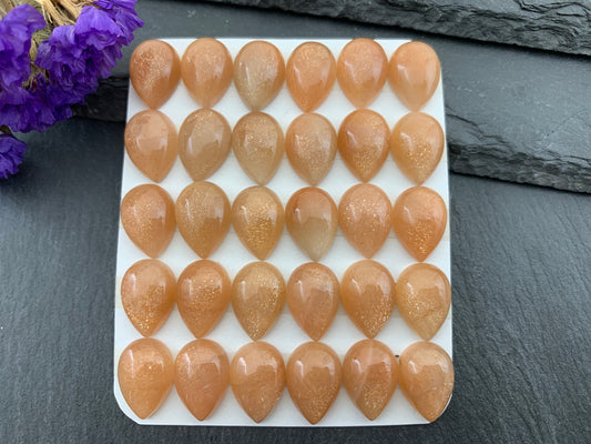 Goldsand Sunstone pear 10x14mm cabochon - Calibrated cabochons