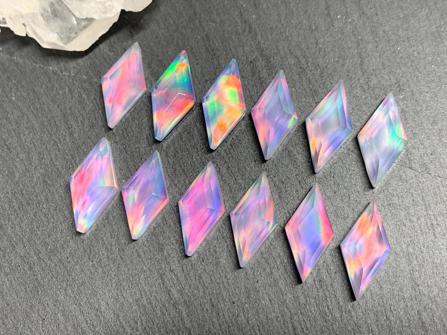 Faceted Aurora Opal rhombus 10x20mm cabochon - Doublet cabochons - man made Opal - Pink cabochon