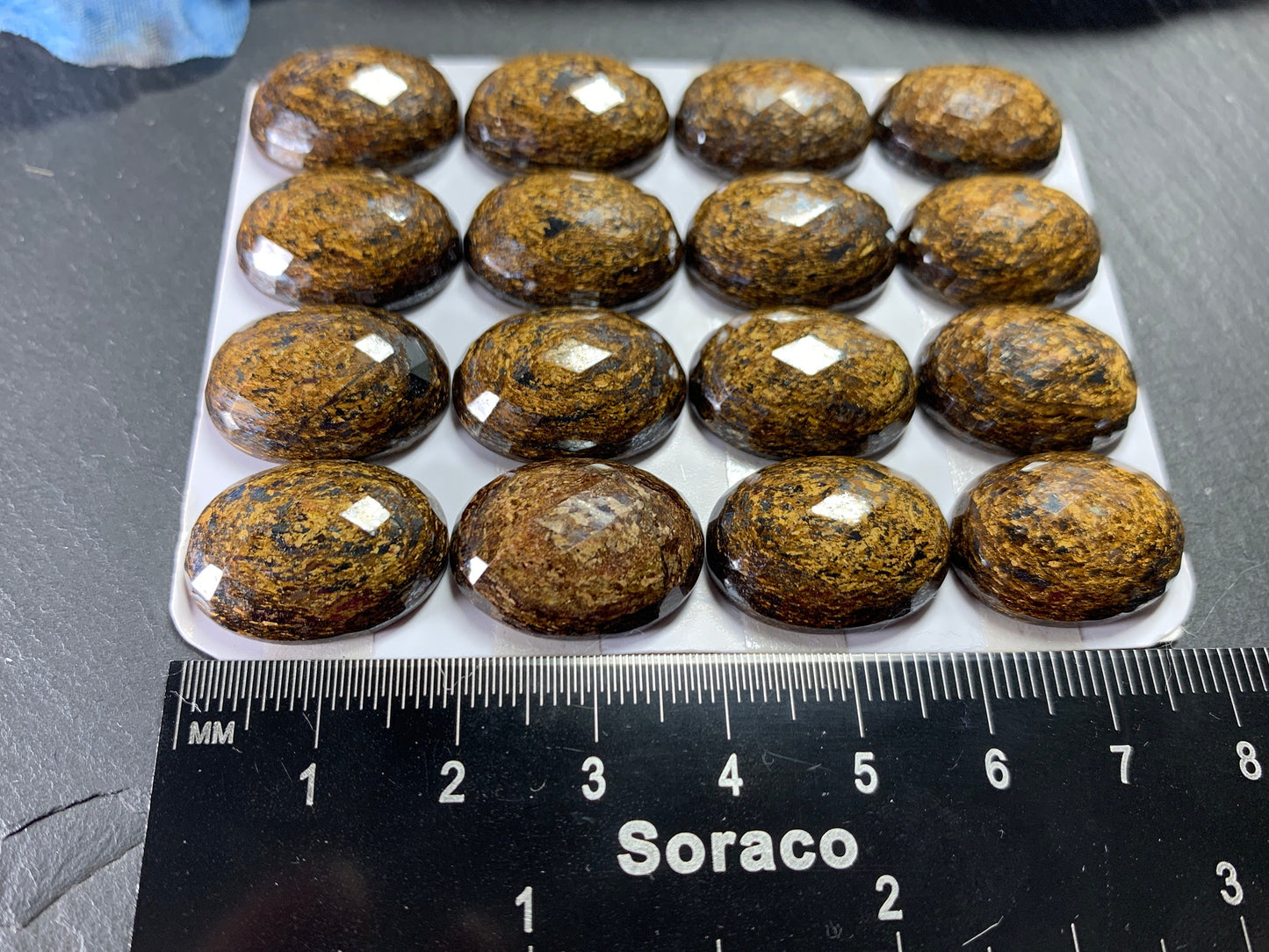 Faceted Bronzite oval 15x20mm Cabochon - Calibrated cabochons