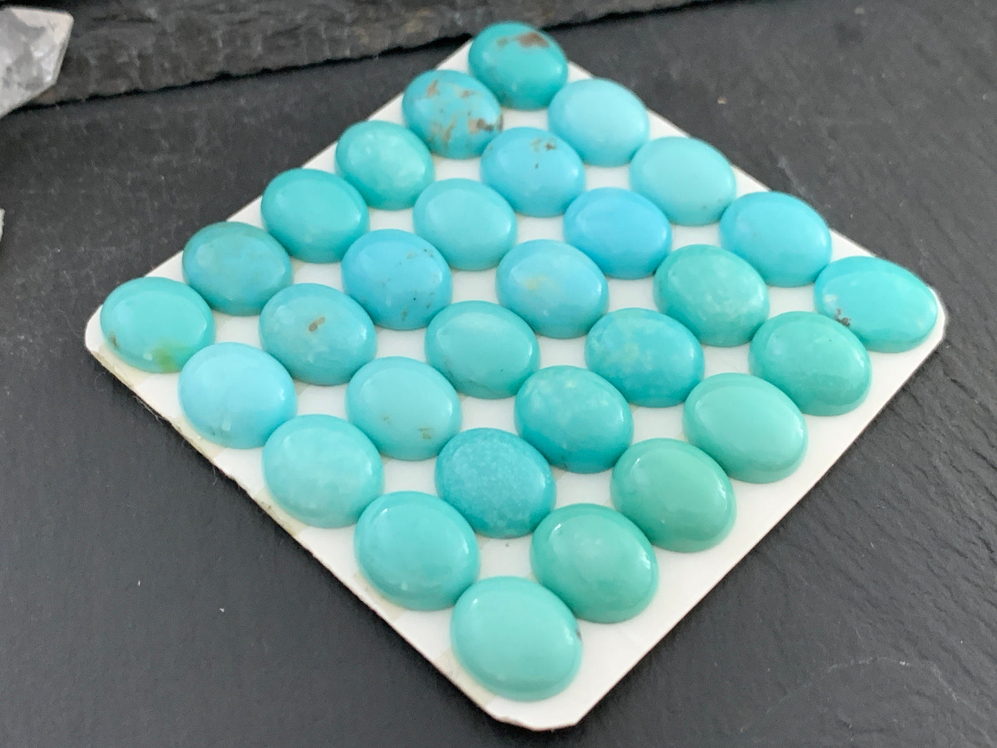 Turquoise oval 10x12mm cabochon/ X51