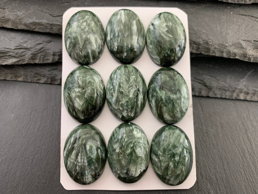 Seraphinite oval 18x25mm Cabochon - Calibrated Cabochons