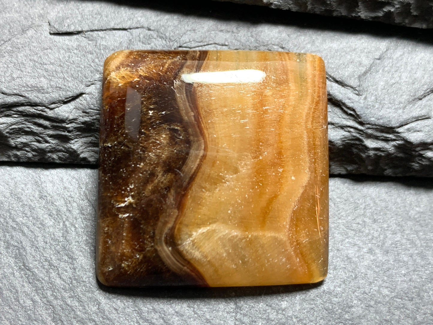 Aragonite cabochon 27x27.5x6mm