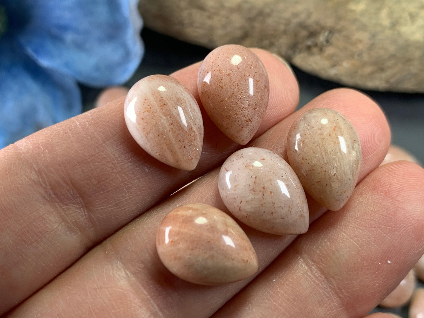 Pink Moonstone pear 10x14mm cabochon - Calibrated cabochons