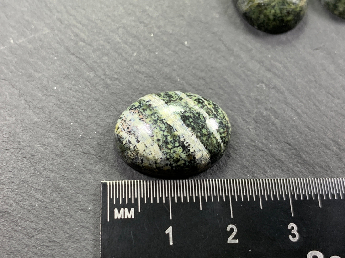 Green Zebra Jasper oval 15x20mm cabochon - Calibrated cabochons