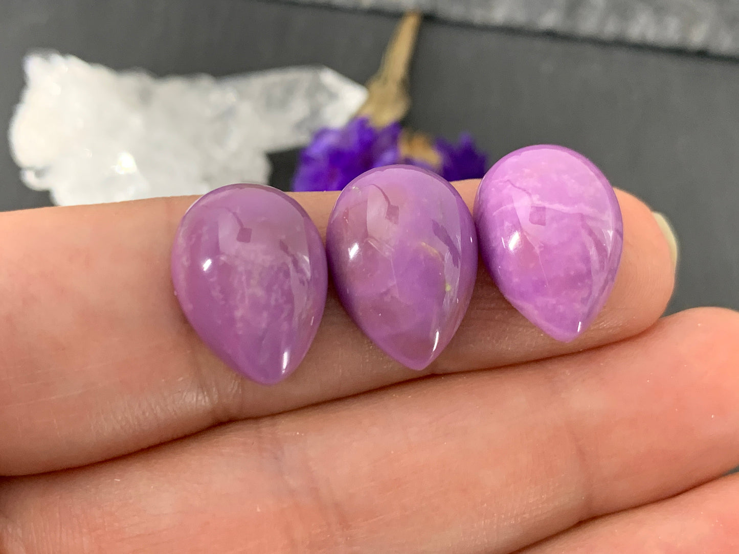 Phosphosiderite pear cabochon 12x16mm - Calibrated Cabochons