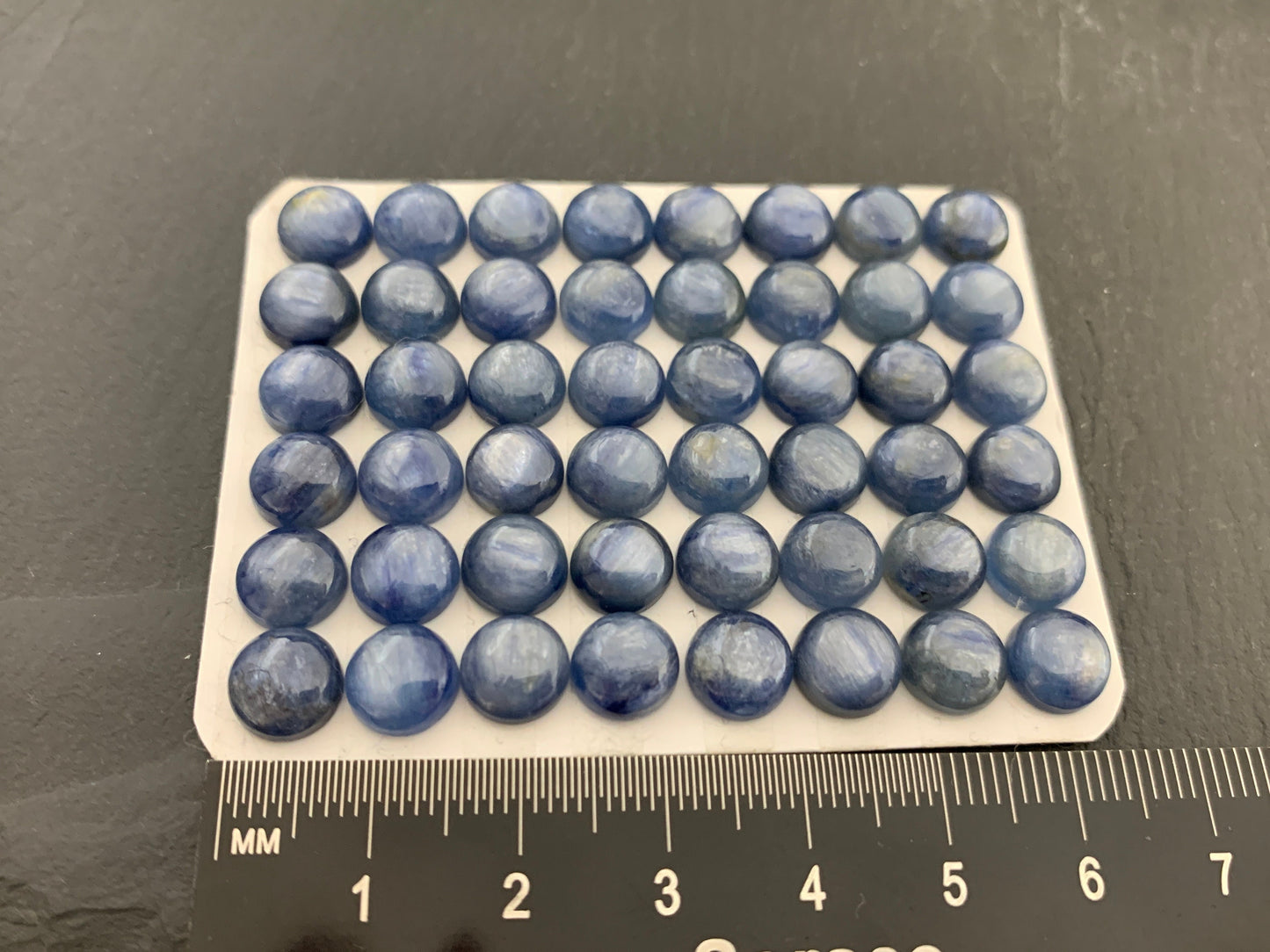 Kyanite round 8mm cabochon - Calibrated cabochons