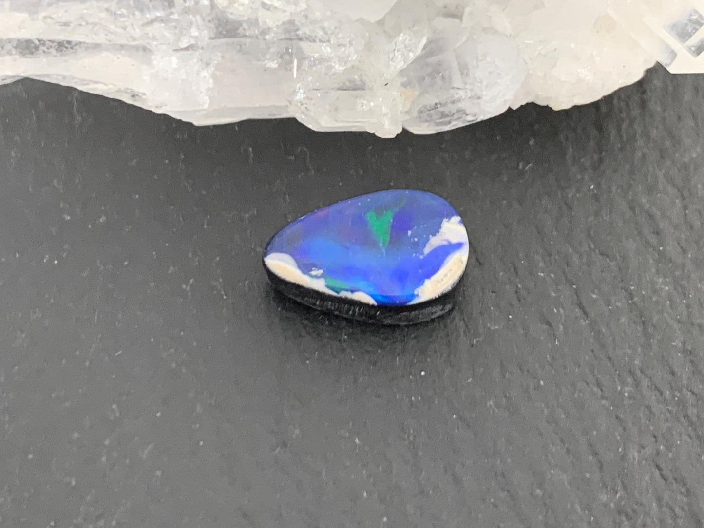 Australian Opal doublet 7x11x3.5mm cabochon