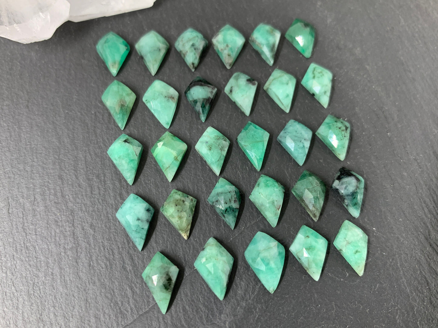 Faceted Emerald rhombus 8x12mm cabochon