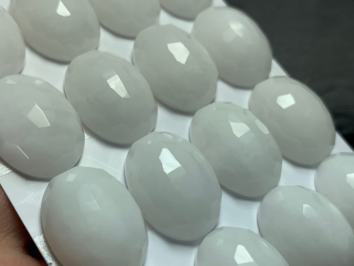 Faceted White Quartzite oval 15x20mm cabochon -  Calibrated cabochons
