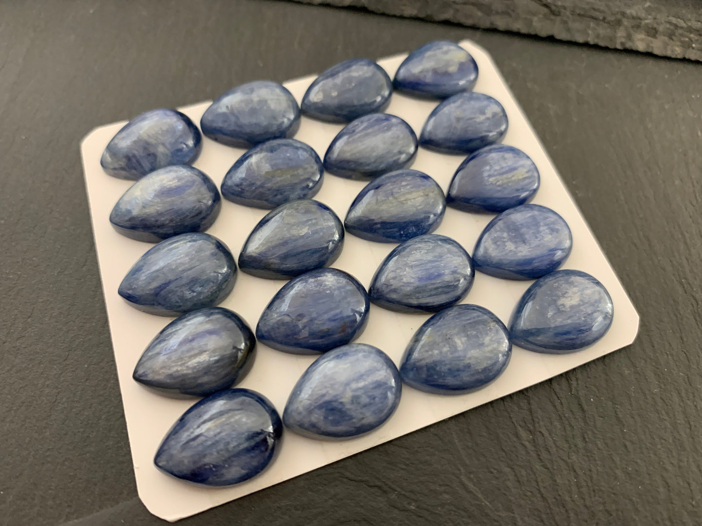 Kyanite pear 13x18mm cabochon - Calibrated cabochons