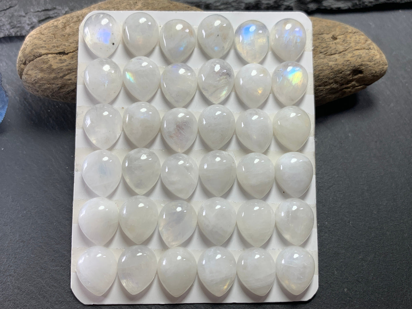 Rainbow MoonStone pear 10x12mm cabochon - Calibrated cabochons