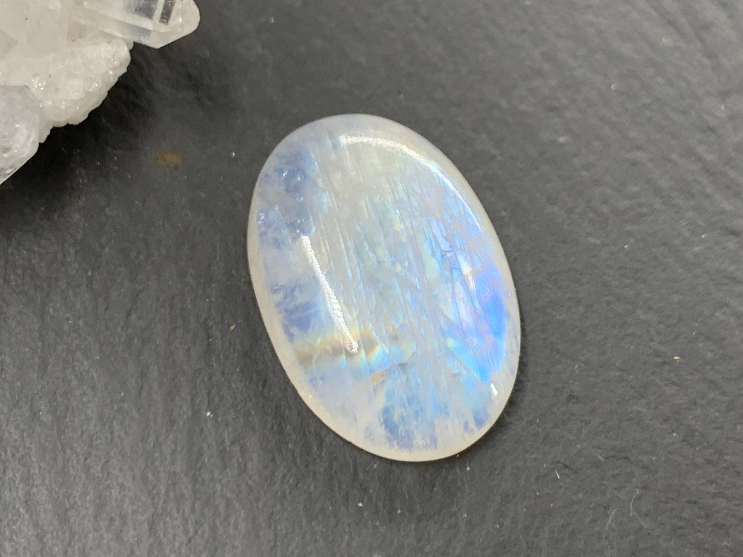 Rainbow Moonstone oval 22x15x6mm cabochon