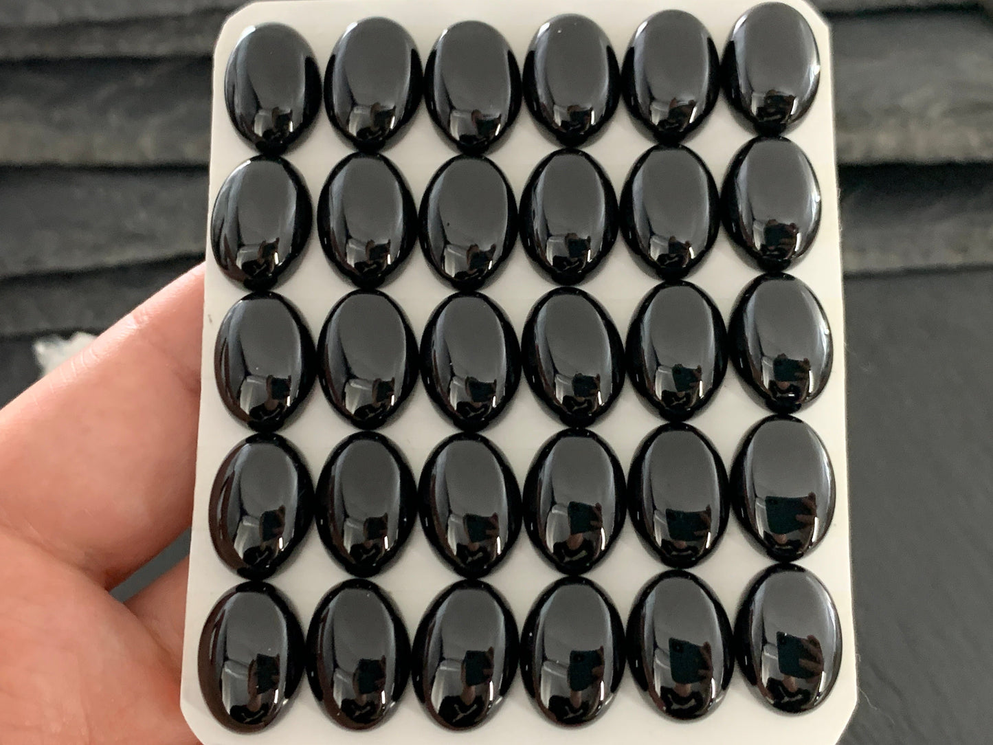 Black Spinel oval 10x14mm cabochon - Calibrated cabochons