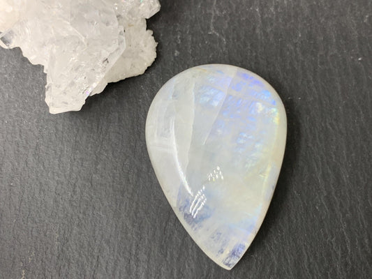 Rainbow Moonstone pear 36x26x9mm cabochon