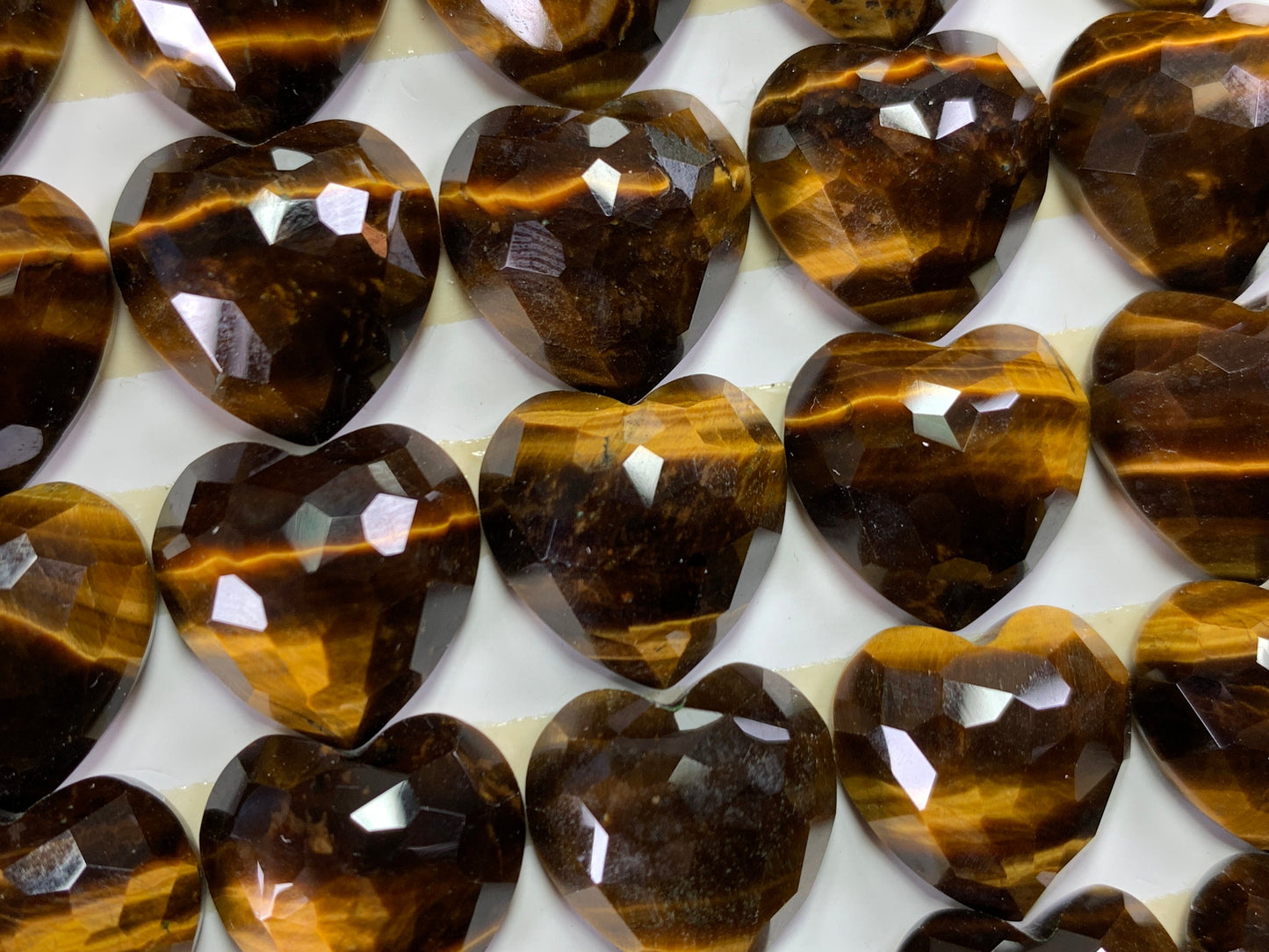 Faceted Tiger Eye heart 15mm cabochon - Calibrated cabochons