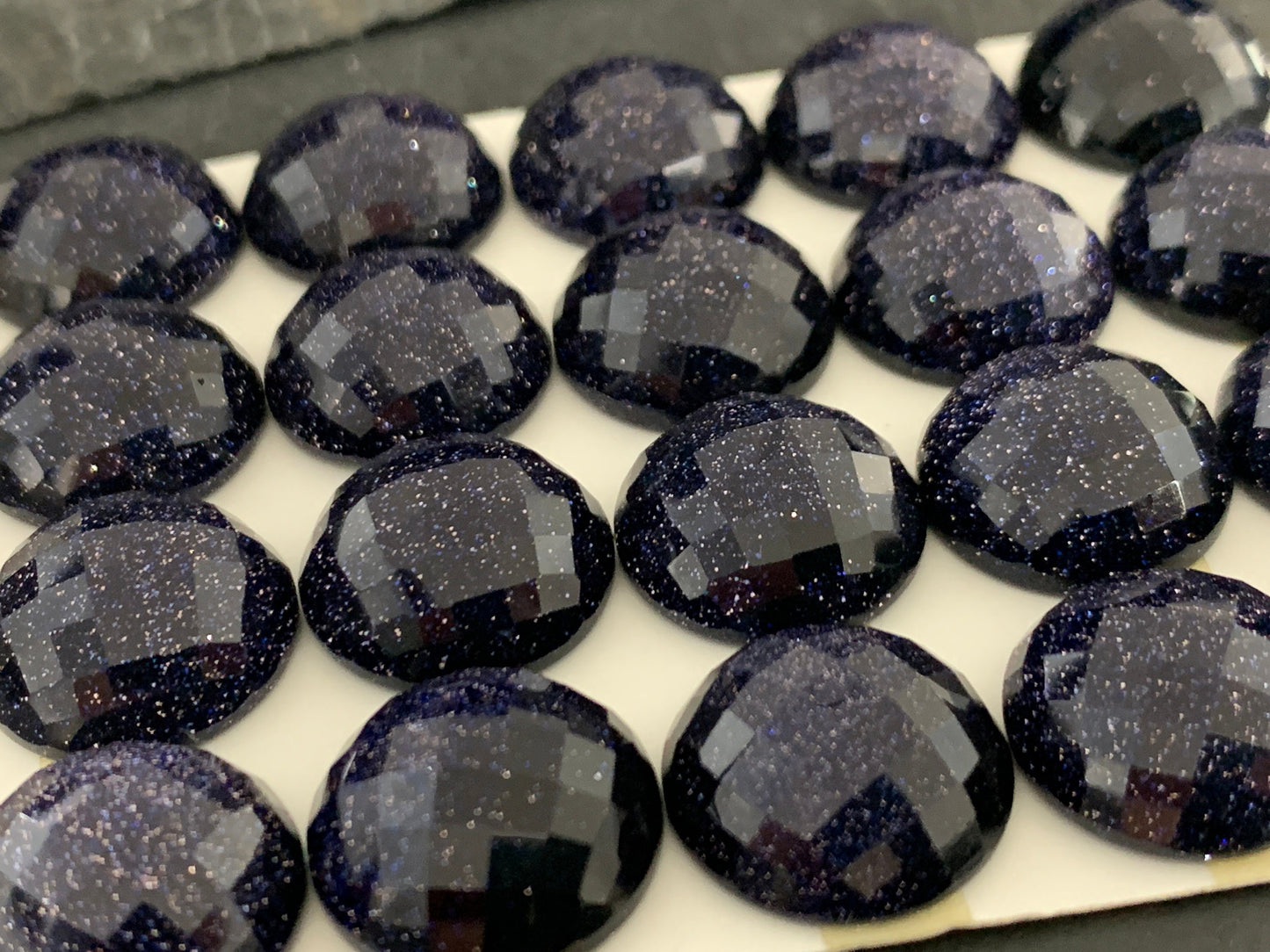 Faceted Blue Gold Sand round 15mm cabochon - Calibrated cabochons