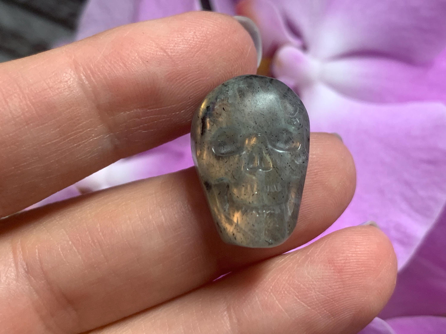 Labradorite Skull Carving, Rainbow Flash Crystal Skull, Gothic Crystal Decor, Witchy Home Decor: 15x22mm