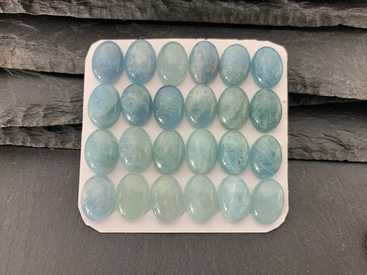 Aquamarine oval 10x14mm cabochon - Calibrated cabochons