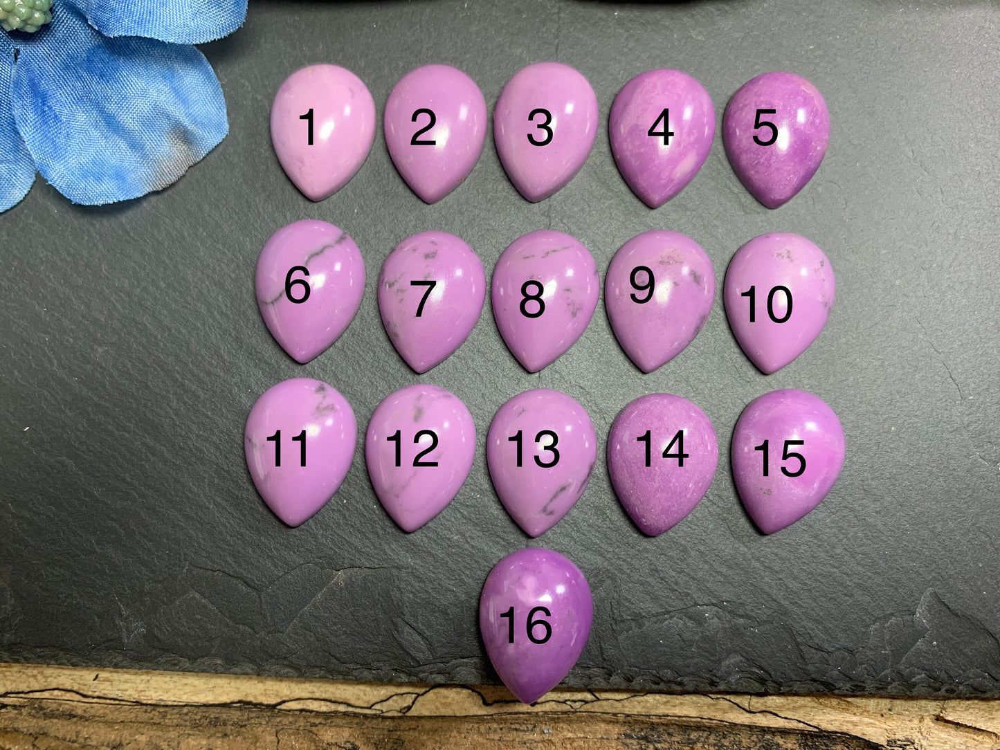 Phosphosiderite pear 15x20mm Cabochon - Calibrated cabochons