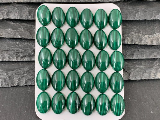 Malachite oval 8x12mm cabochon - Calibrated cabochons