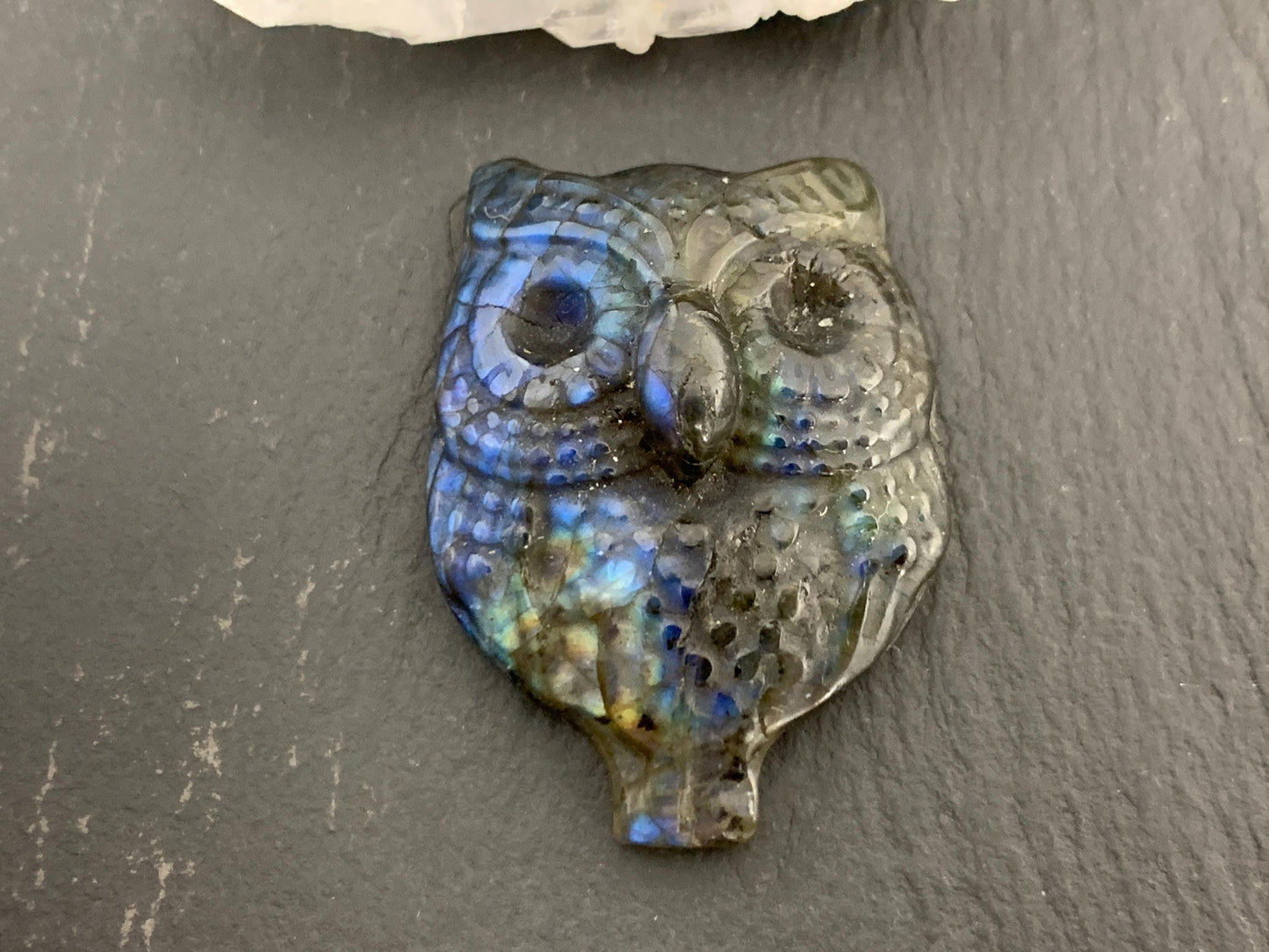 Labradorite owl 27x37mm cabochon carving
